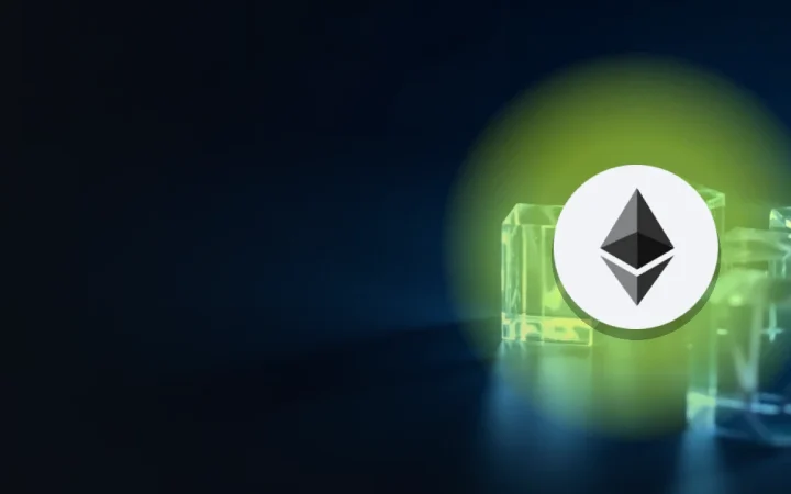 Ethereum-logoet over glødende glaskuber på en mørk marineblå baggrund.
