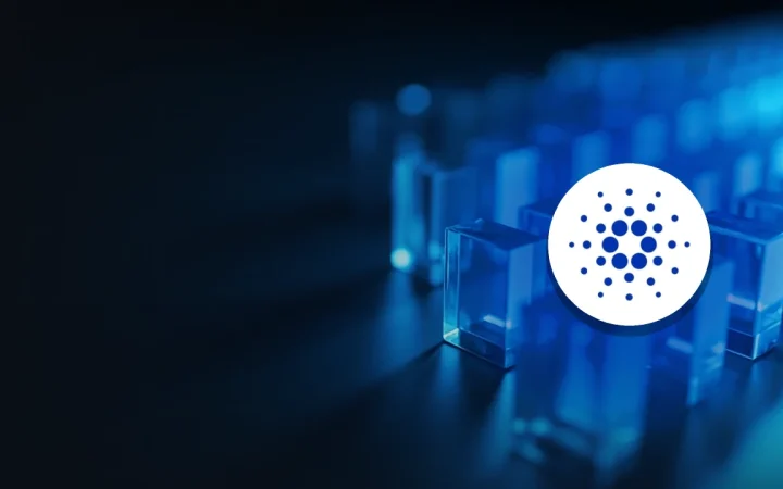 Cardano-logoet over glødende glasblokke forbundet af blåt lys på en mørk marineblå baggrund.