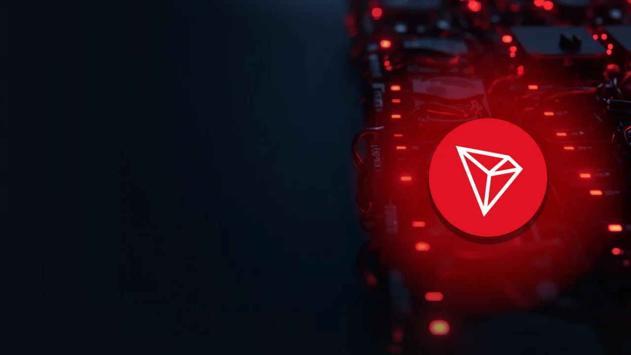 Das TRON-Logo über dunklen Maschinen und roten Kabeln.