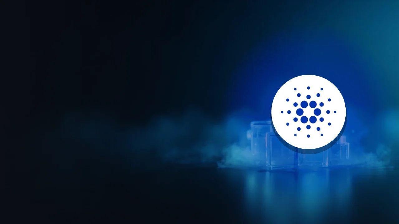 Cardano-logotypen över glödande blå block sammanlänkade av ljus på en mörkblå bakgrund.