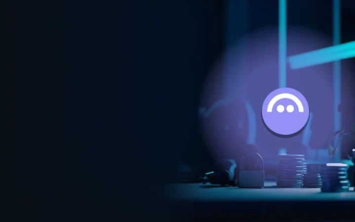 Aave-logoet over en mørk navy scene med mønter, et pengeskab og en hardware-wallet.