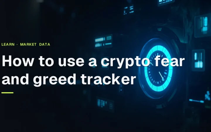 En glødende blå skive og abstrakte datapaneler på en mørk navybaggrund til en guide om en crypto sentiment tracker.