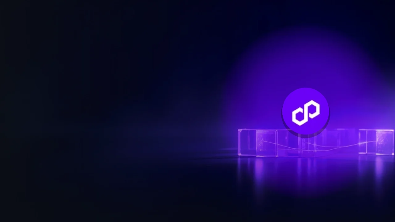 Polygon-logotypen över rader av glasblock sammanfogade av violett ljus på en mörk marinblå bakgrund.