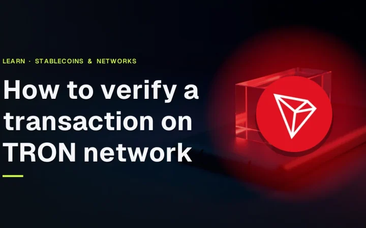 Der Titel Wie man eine Transaktion im TRON-Netzwerk verifiziert mit dem TRON-Logo über einem dunkelblauen Hintergrund aus einem Glasblock und leuchtenden Balken.