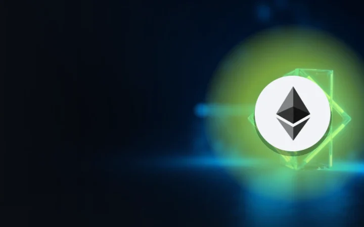 Ethereum-logoet over glødende glasblokke forbundet af blåt lys på mørk navyblå.