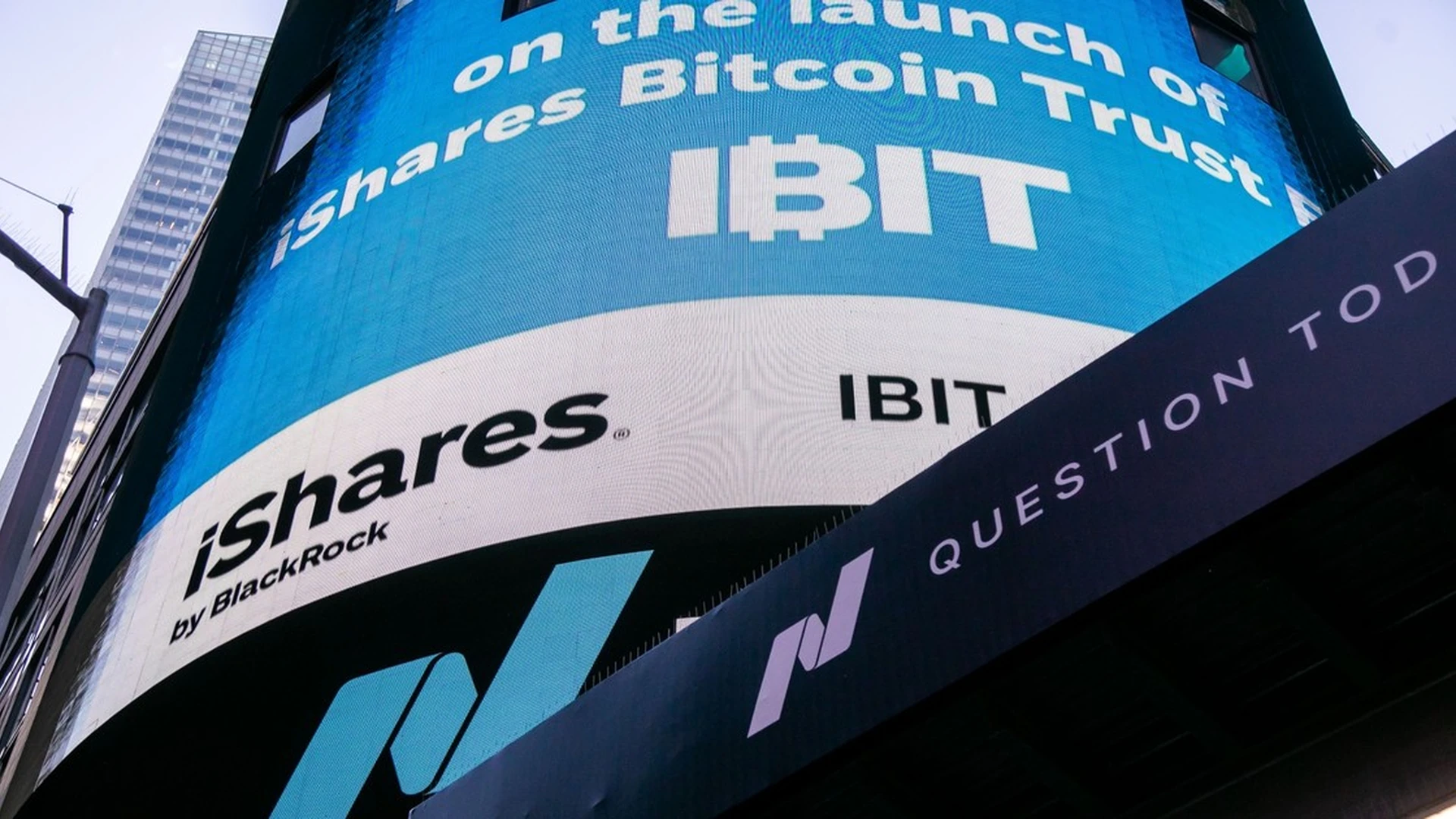 BlackRock's IBIT bitcoin ETF attracted $665 million in one day