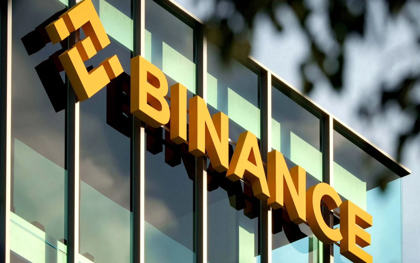 About $3.55 billion moves out of Binance-linked hot wallets across six chains
