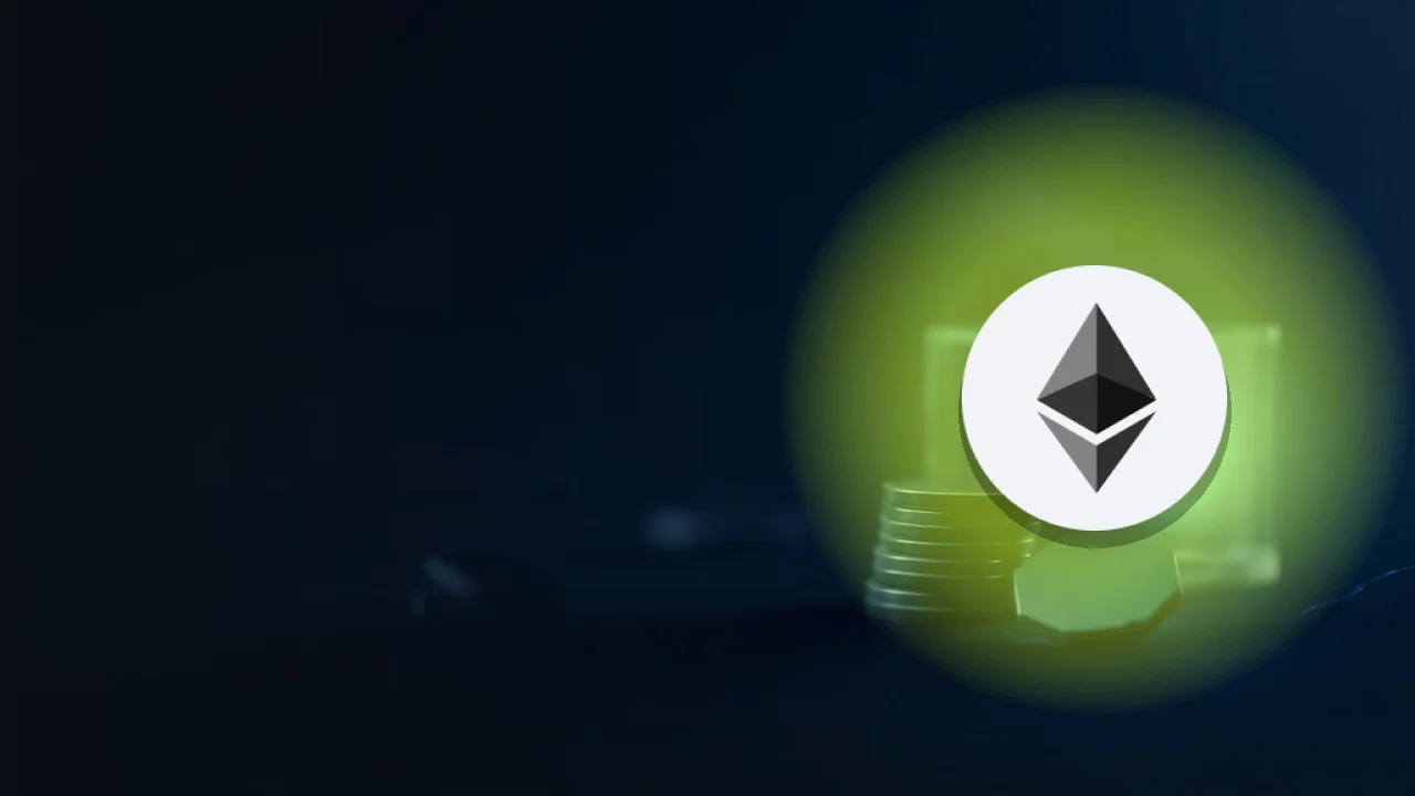 Ethereum-logoet over en mørk navyblå baggrund af tomme glastokens og en glødende terning til højre.