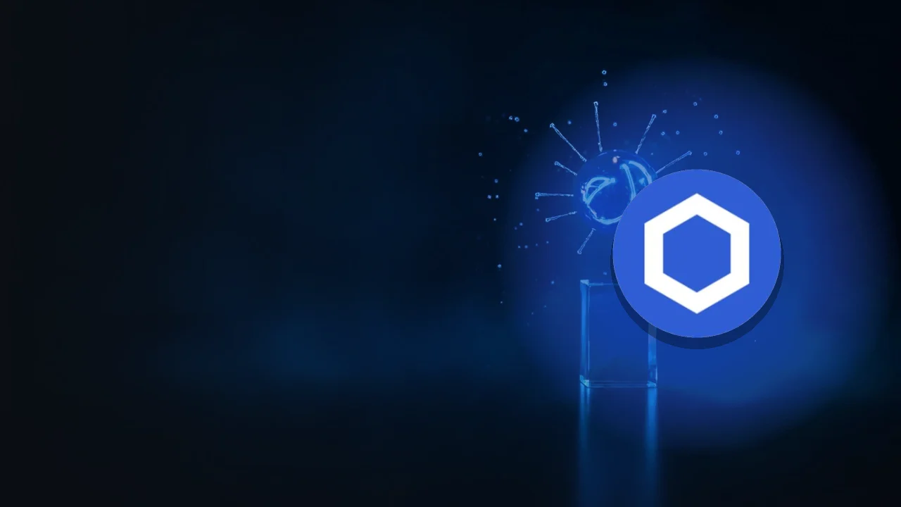 ガラスのブロックをデータのオーブに接続する光る青い糸の上に重なるChainlinkのロゴ。