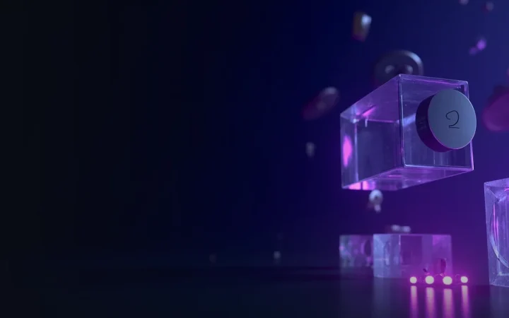En mørkeblå baggrund med glødende violette glasblokke og metalliske skiver til højre.