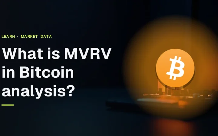 Titlen MVRV i Bitcoin-analyse over en mørk navy-scene med glødende orange søjler og urskiver til højre.