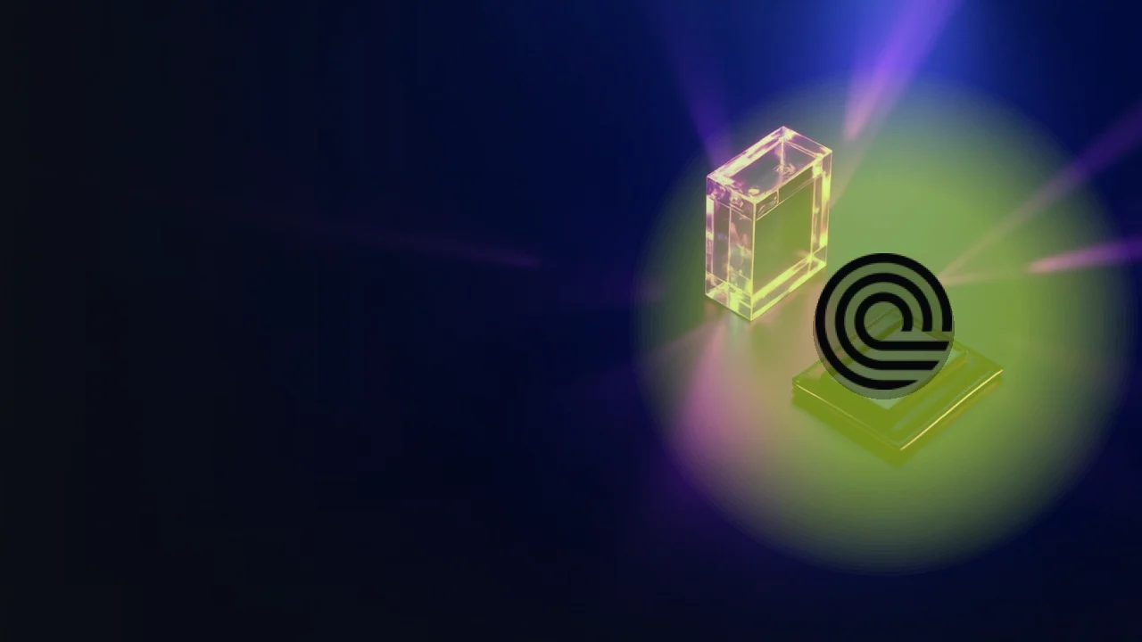 Das Ondo-Logo über einer dunkelblauen Szene aus leuchtenden Glasblöcken und einer Hardware-Wallet mit leerem Bildschirm.