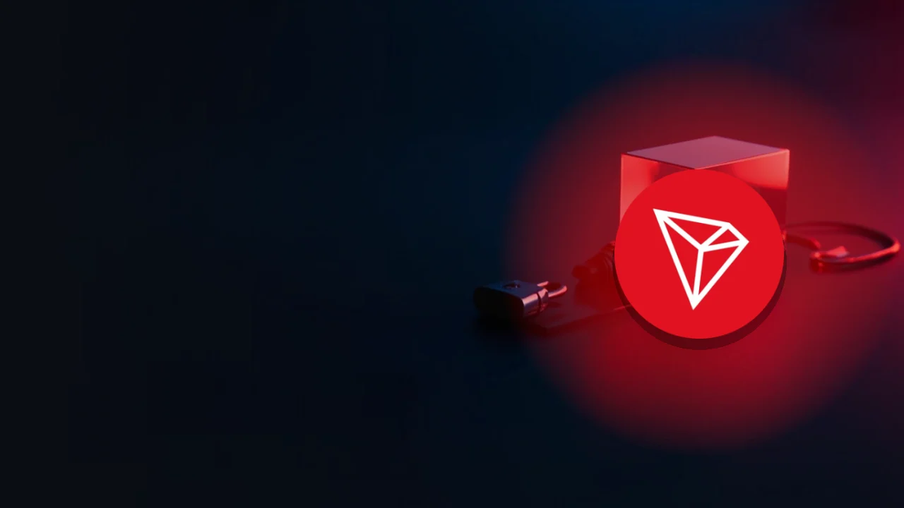 TRON-logoet over en mørk navy scene med en glasblok, hardware-wallet, stålplade og hængelås oplyst i rødt.